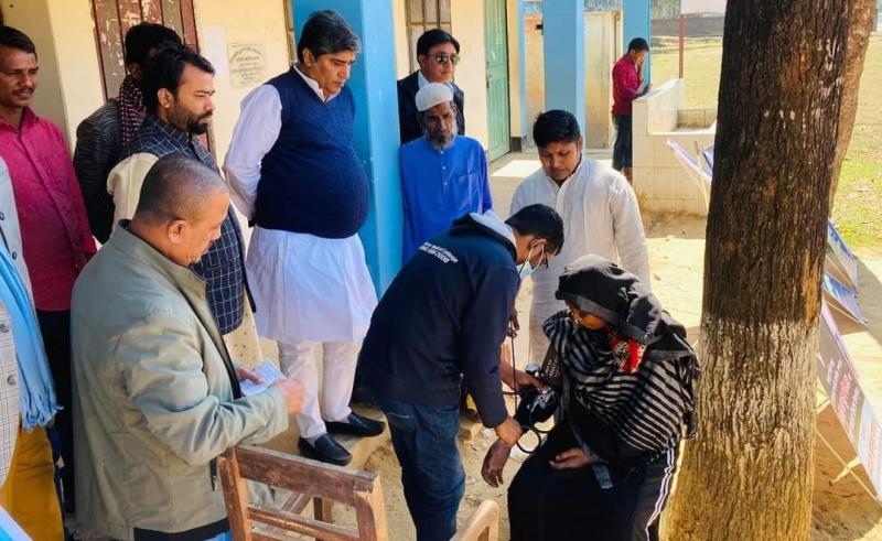 প্রান্তিক জনগোষ্ঠীর স্বাস্থ্য সেবায় এগিয়ে এলেন নজিবুল ইসলাম