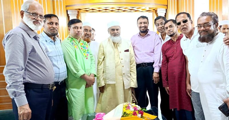 ধর্ম উপদেষ্টার সাথে চবি ইসলামের ইতিহাস ও সংস্কৃতি বিভাগ প্রাক্তন ছাত্র-ছাত্রী সমিতির নেতৃবৃন্দের সৌজন্য সাক্ষাৎ 