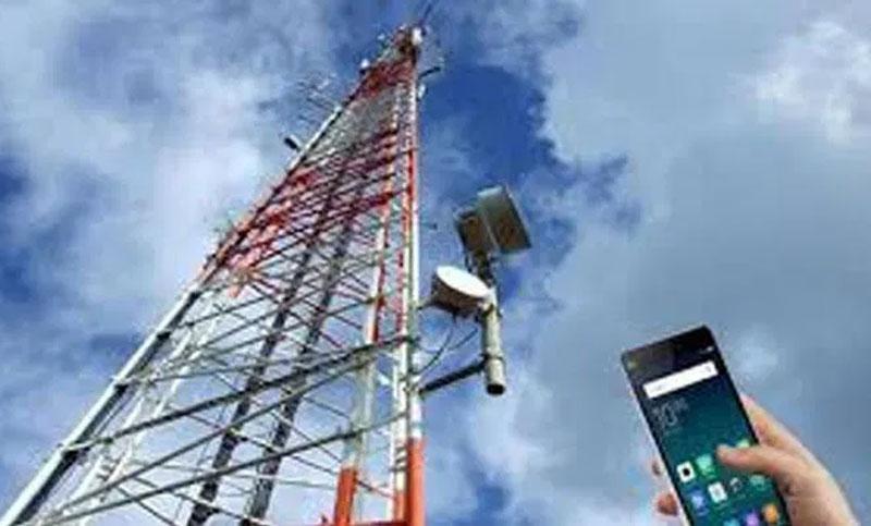 বন্যায় ব্যাহত মোবাইল নেটওয়ার্ক, ১২ জেলায় ২০২৫ টাওয়ার অচল