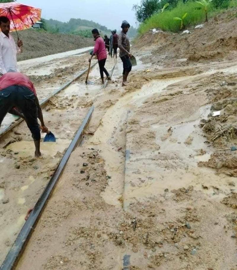 হারবাংয়ে রেললাইনে পাহাড় ধস