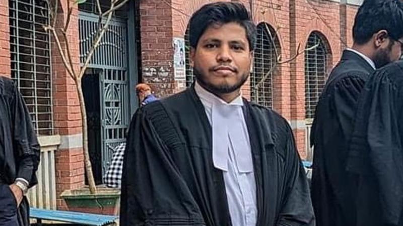 চট্টগ্রামে চিন্ময় অনুসারী-পুলিশ সংঘর্ষ, আইনজীবীকে কুপিয়ে হত্যা
