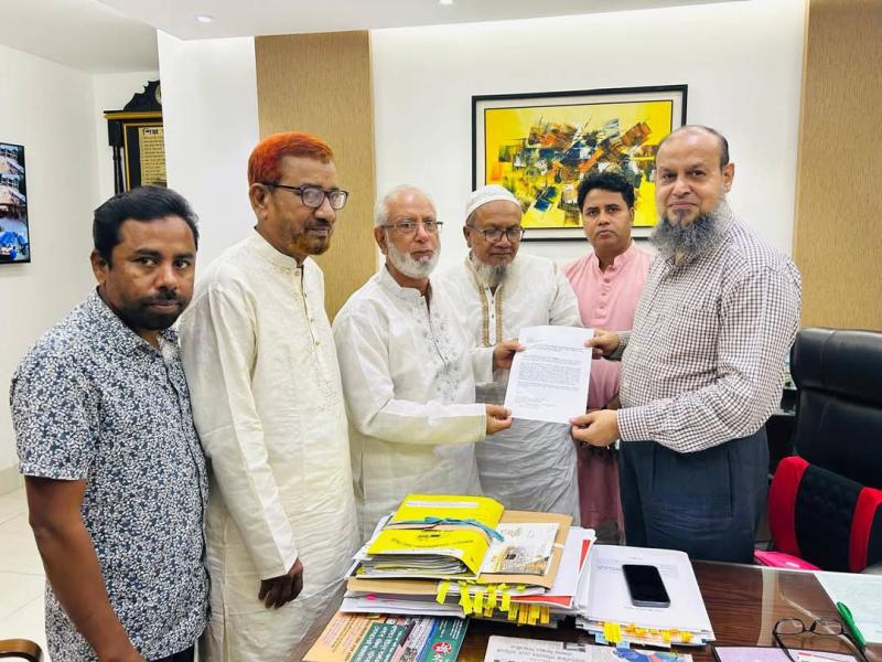 চৌফলদন্ডী ঘাটে যাত্রী পারাপারে অতিরিক্ত ভাড়া আদায় ও হয়রানির অভিযোগে স্মারকলিপি