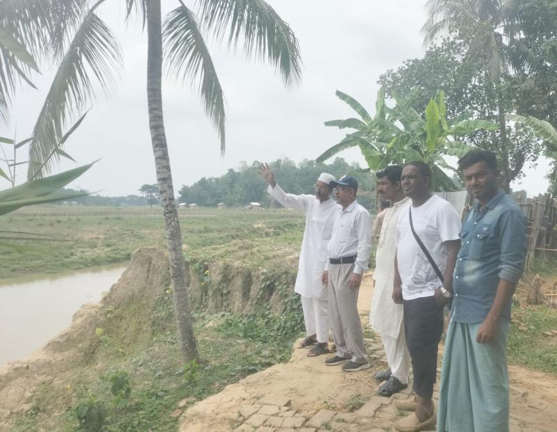 গর্জনিয়ায় বিলীন হওয়ার পথে কেন্দ্রীয় মসজিদ ও কবরস্থান, পরিদর্শনে পাউবো 