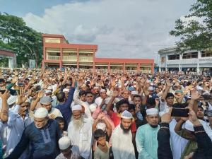 উখিয়ায় কলেজ ছাত্র মনিরের দাফন সম্পন্ন, শোকাহত মানুষের ঢল