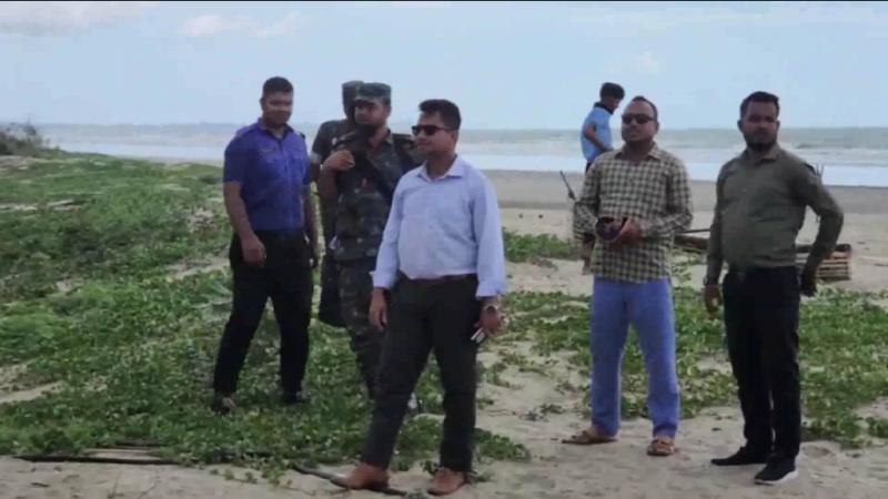দরিয়ানগর বালিয়াড়িতে অবৈধ স্থাপনা উচ্ছেদে জেলা প্রশাসনের অভিযান