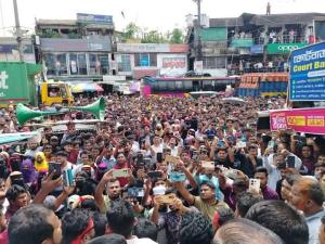রোহিঙ্গা ক্যাম্পে চাকুরিতে পুনর্বহালের দাবিতে সড়ক অবরোধ, বিক্ষোভ