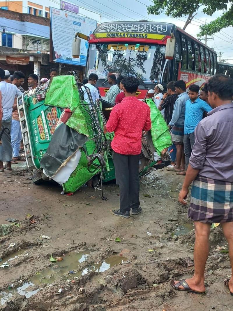 ঈদগাঁওয়ে বাস-সিএনজি মুখোমুখি সংঘর্ষে নিহত ১