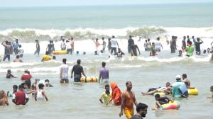 সাগর স্নানে বাড়ছে ঝুঁকি